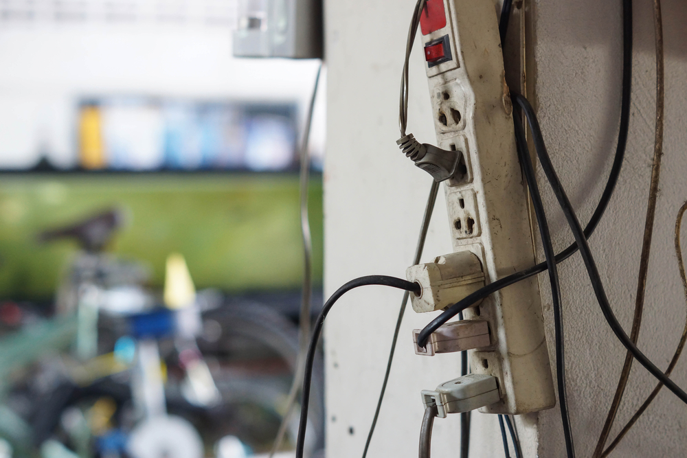 Como evitar mortes por choques elétricos e incêndios.
